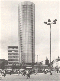 Blick auf den Turm um 1980