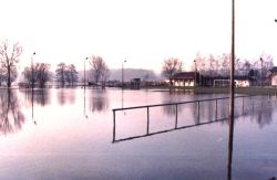 1979 am Sportplatz in Lobeda